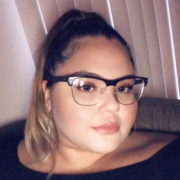 Meet your Posher, Ashley - Picture 1 of 1